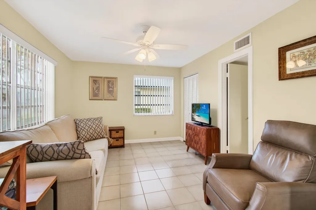13682 Via Flora Delray Beach FL 33484