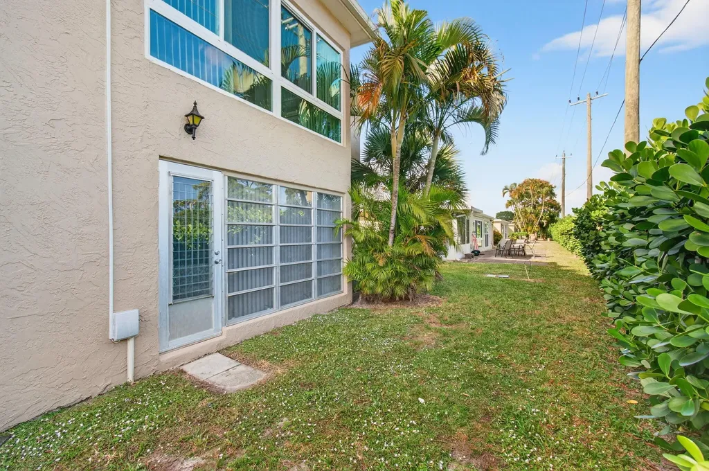 13682 Via Flora Delray Beach FL 33484