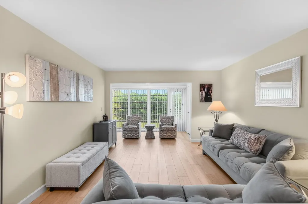 13682 Via Flora Delray Beach FL 33484