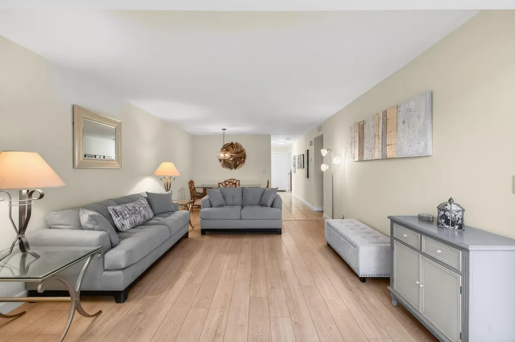 13682 Via Flora Delray Beach FL 33484