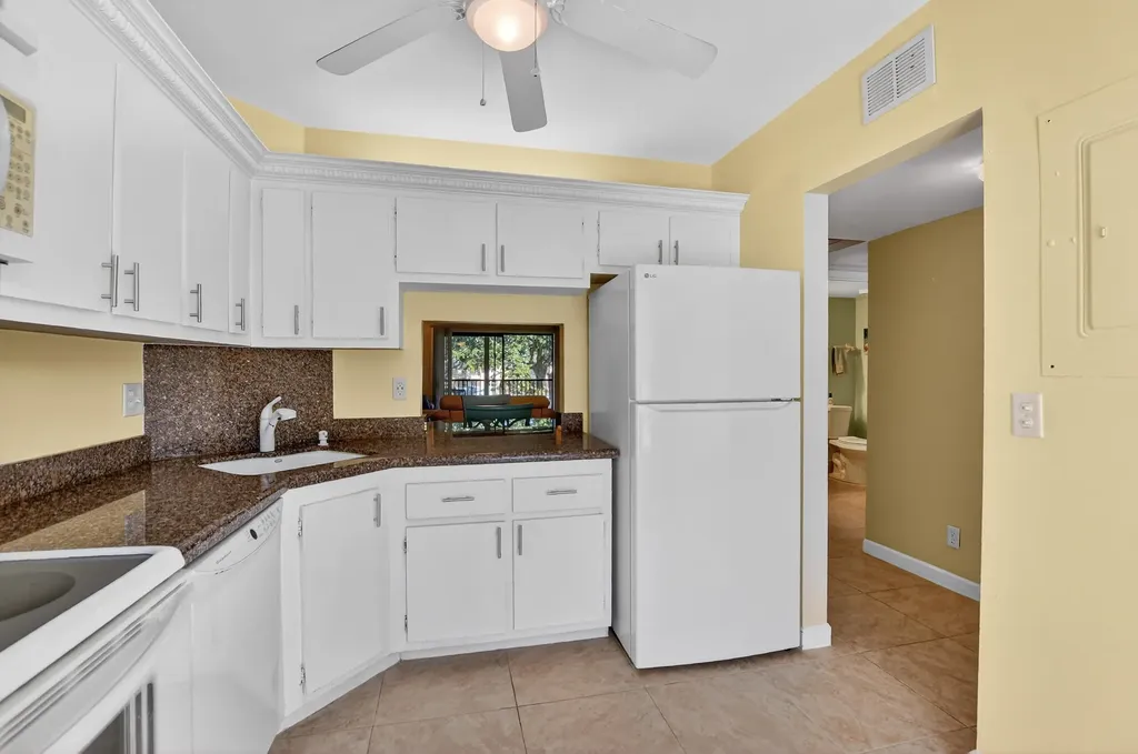 265 SE 10th Street Deerfield Beach FL 33441