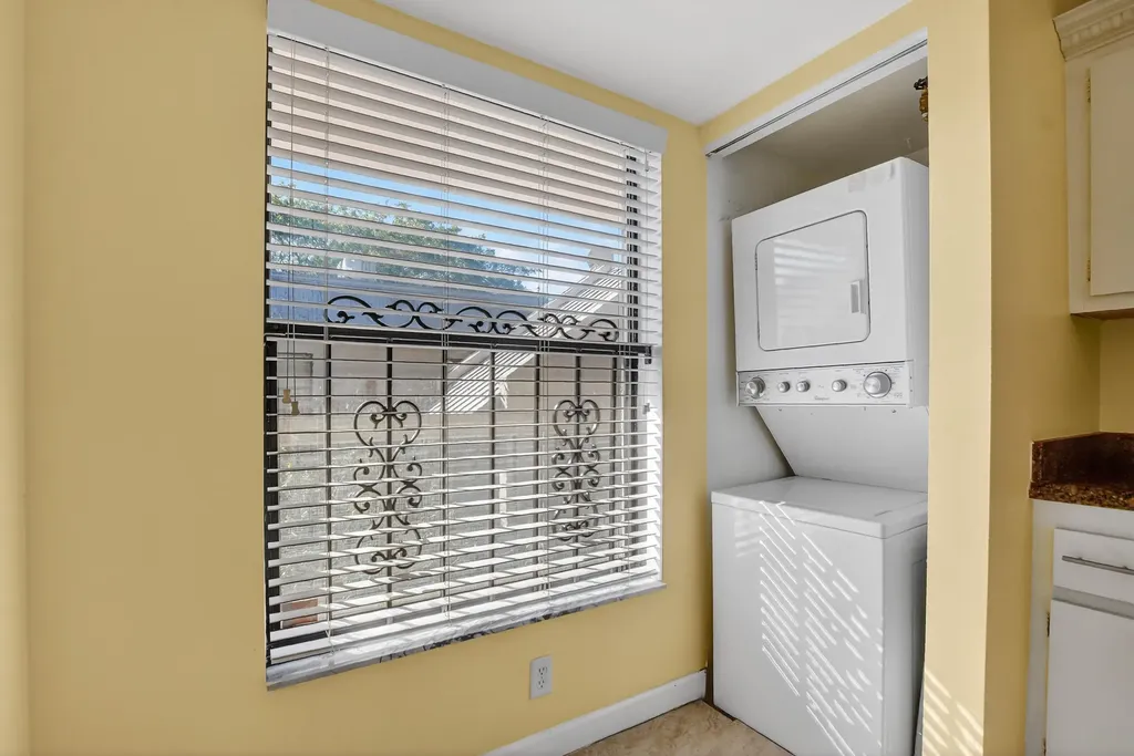 265 SE 10th Street Deerfield Beach FL 33441