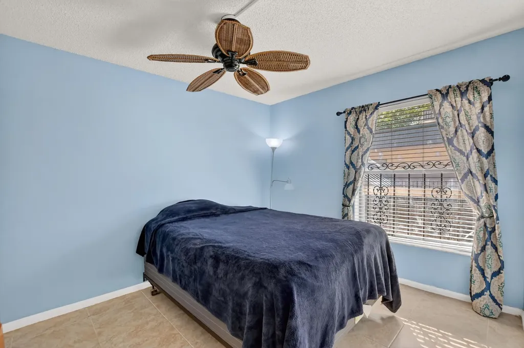 265 SE 10th Street Deerfield Beach FL 33441