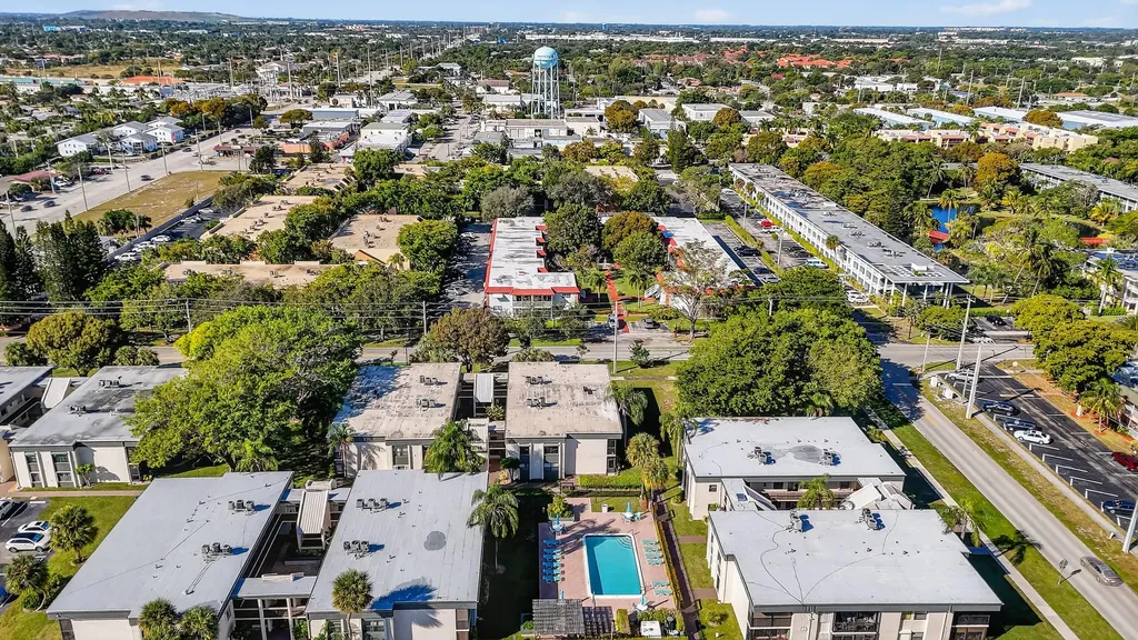 265 SE 10th Street Deerfield Beach FL 33441