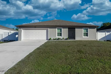 1427 SW Leisure Lane Port St Lucie FL 34953