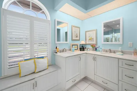 1542 SW Mockingbird Circle Port St Lucie FL 34986