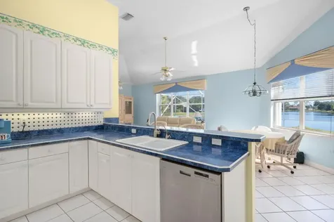 1542 SW Mockingbird Circle Port St Lucie FL 34986