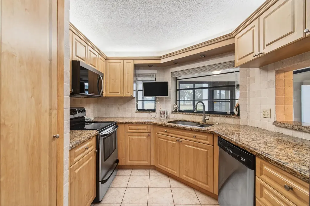 5851 Parkwalk Drive Boynton Beach FL 33472