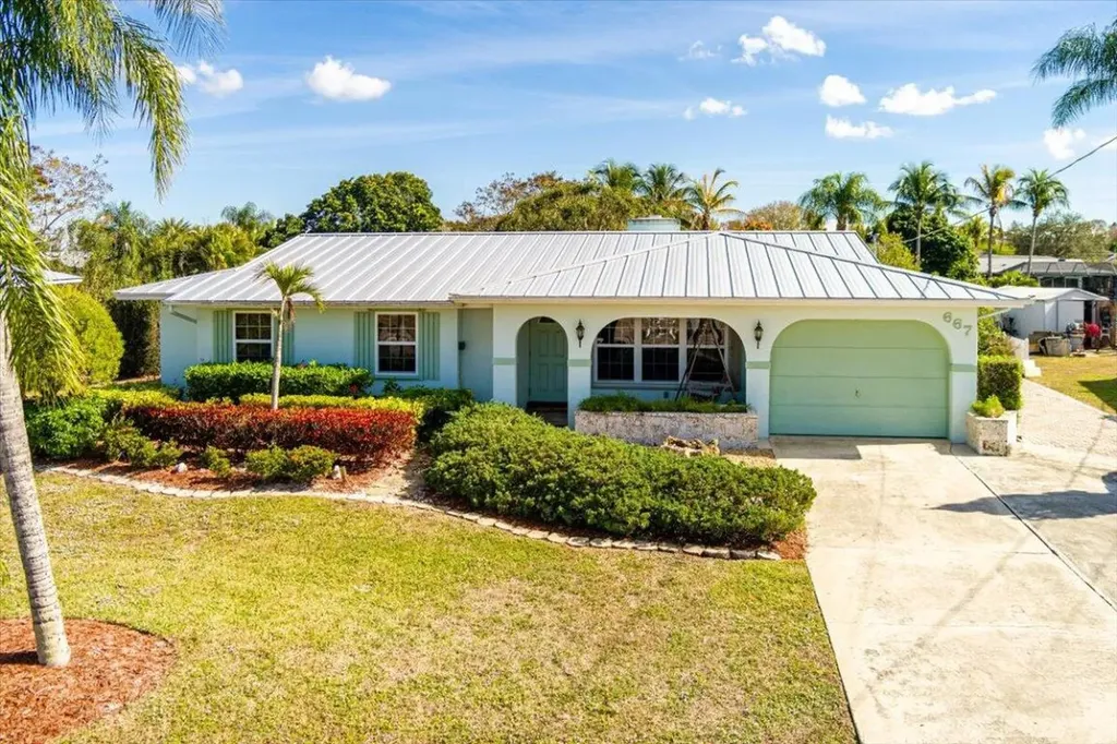 667 SE Harborview Drive Port St Lucie FL 34983