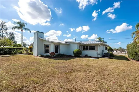 667 SE Harborview Drive Port St Lucie FL 34983