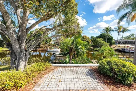 667 SE Harborview Drive Port St Lucie FL 34983