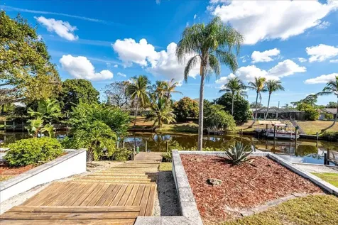 667 SE Harborview Drive Port St Lucie FL 34983