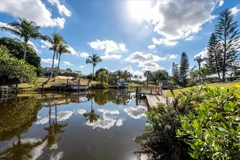 667 SE Harborview Drive Port St Lucie FL 34983