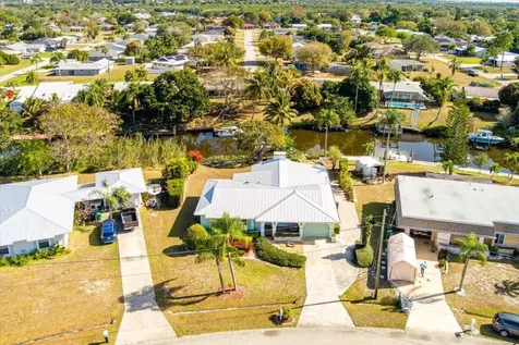 667 SE Harborview Drive Port St Lucie FL 34983