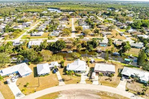 667 SE Harborview Drive Port St Lucie FL 34983