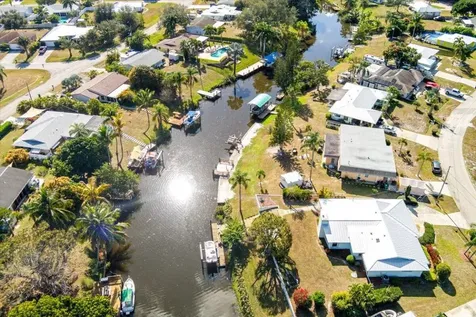 667 SE Harborview Drive Port St Lucie FL 34983