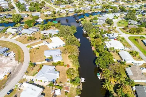 667 SE Harborview Drive Port St Lucie FL 34983