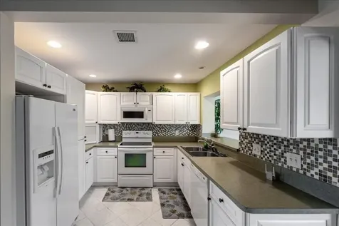 667 SE Harborview Drive Port St Lucie FL 34983