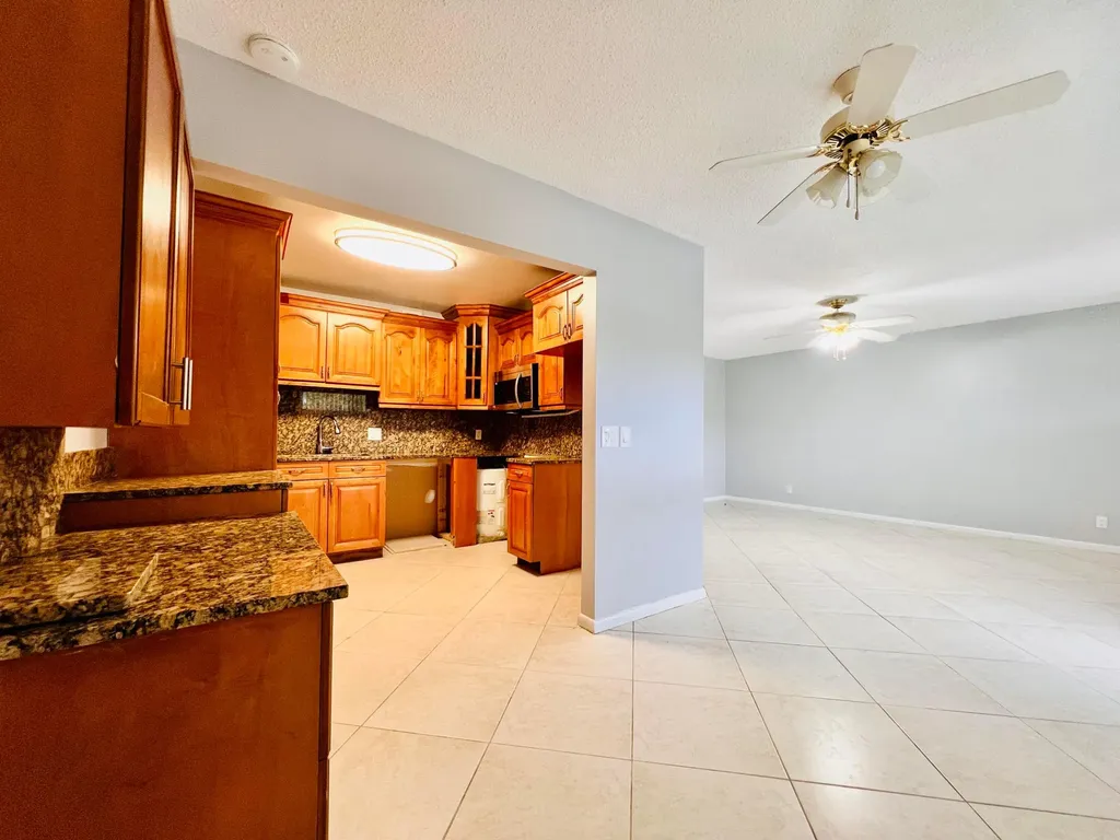 210 Somerset K West Palm Beach FL 33417