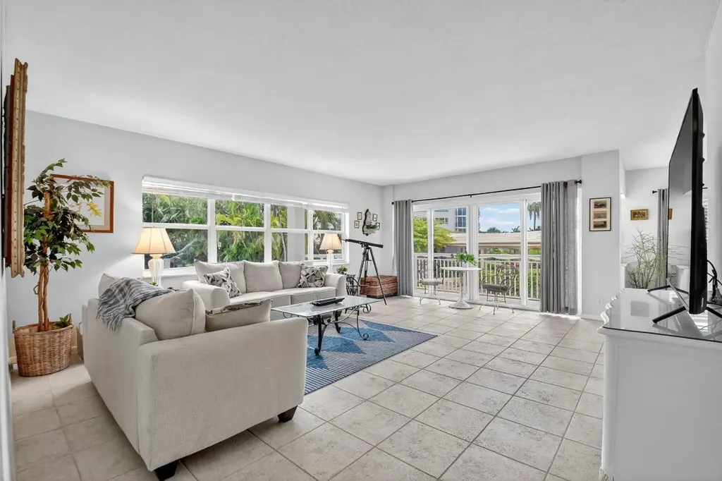 1000 Lowry Street Delray Beach FL 33483