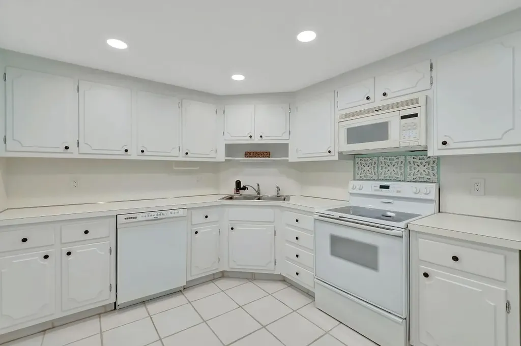 1000 Lowry Street Delray Beach FL 33483