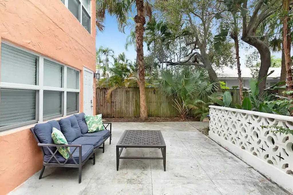 226 S Palmway Lake Worth Beach FL 33460