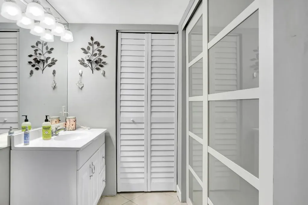 860 SE 6th Avenue Deerfield Beach FL 33441
