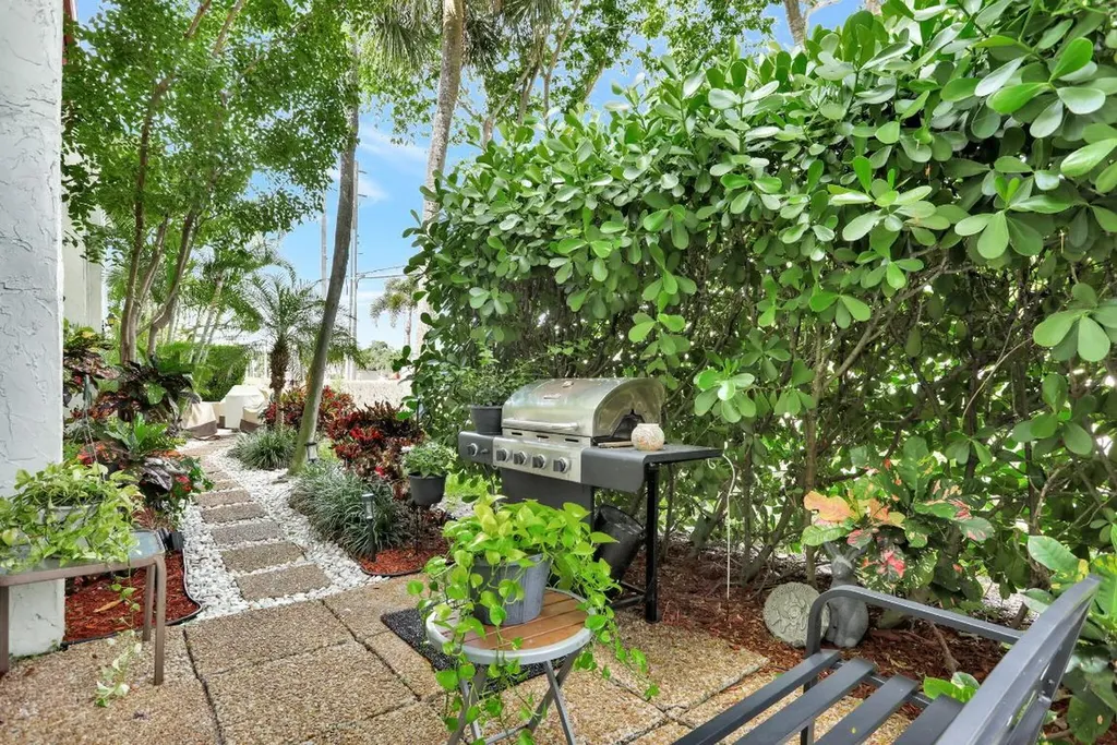 860 SE 6th Avenue Deerfield Beach FL 33441