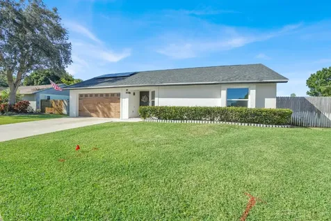 122 Parkwood Drive Royal Palm Beach FL 33411