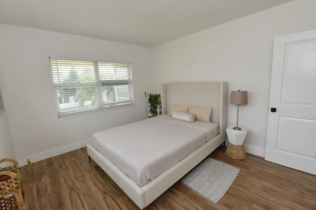 112 Salisbury West Palm Beach FL 33417