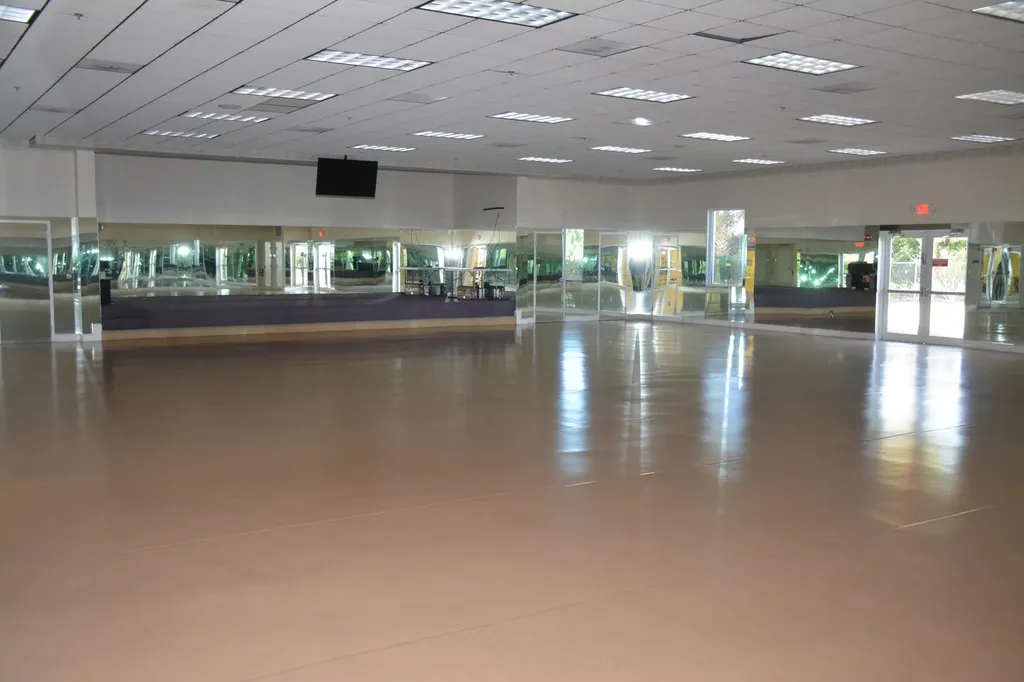 112 Salisbury West Palm Beach FL 33417