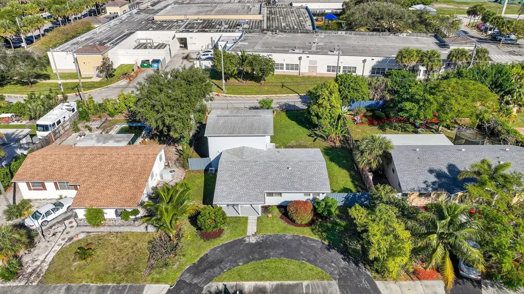 379 NW 23rd Street Boca Raton FL 33431