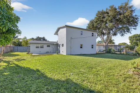 379 NW 23rd Street Boca Raton FL 33431