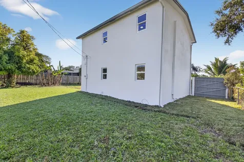 379 NW 23rd Street Boca Raton FL 33431