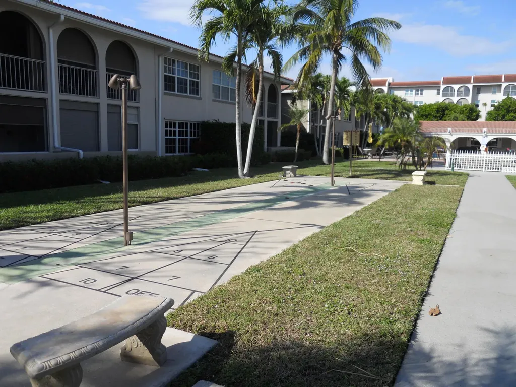 250 NE 20 Street Boca Raton FL 33431