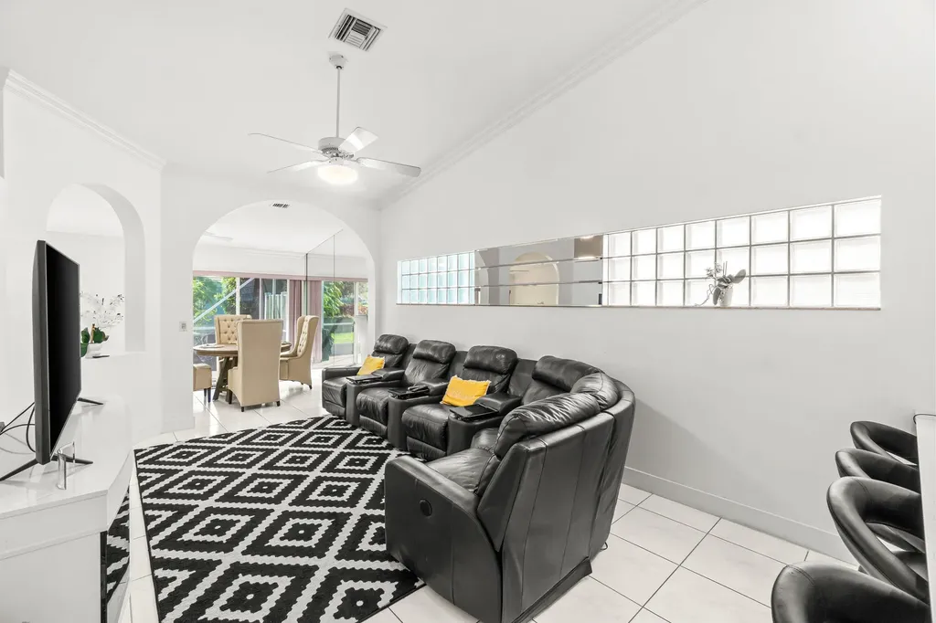 9707 Harbour Lake Circle Boynton Beach FL 33437