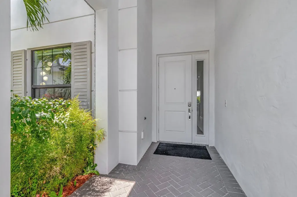 2828 Gin Berry Way West Palm Beach FL 33401