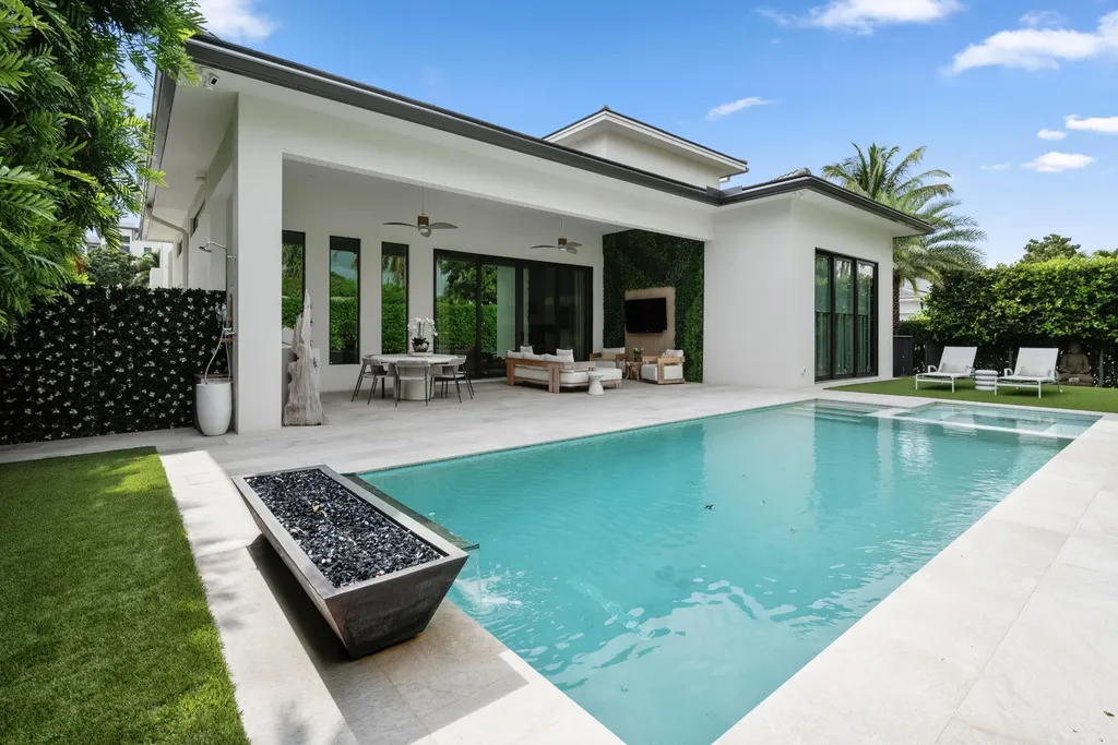 401 NE 2nd Street Boca Raton FL 33432