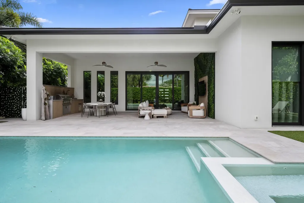 401 NE 2nd Street Boca Raton FL 33432