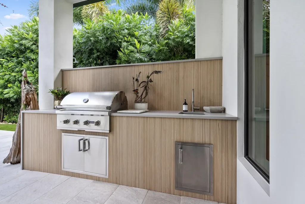 401 NE 2nd Street Boca Raton FL 33432