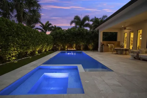 401 NE 2nd Street Boca Raton FL 33432