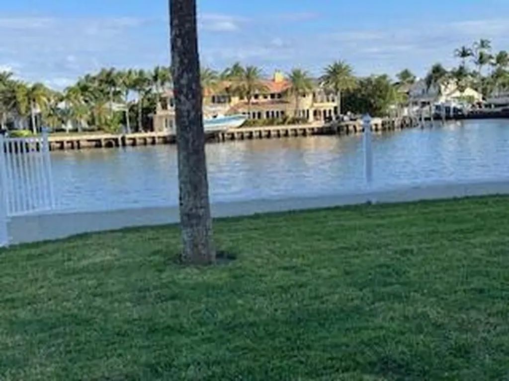 632 Snug Harbor Drive Boynton Beach FL 33435