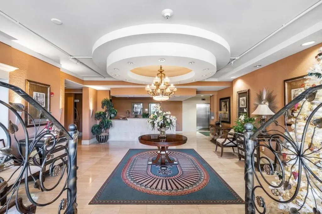 1000 Spanish River Road Boca Raton FL 33432