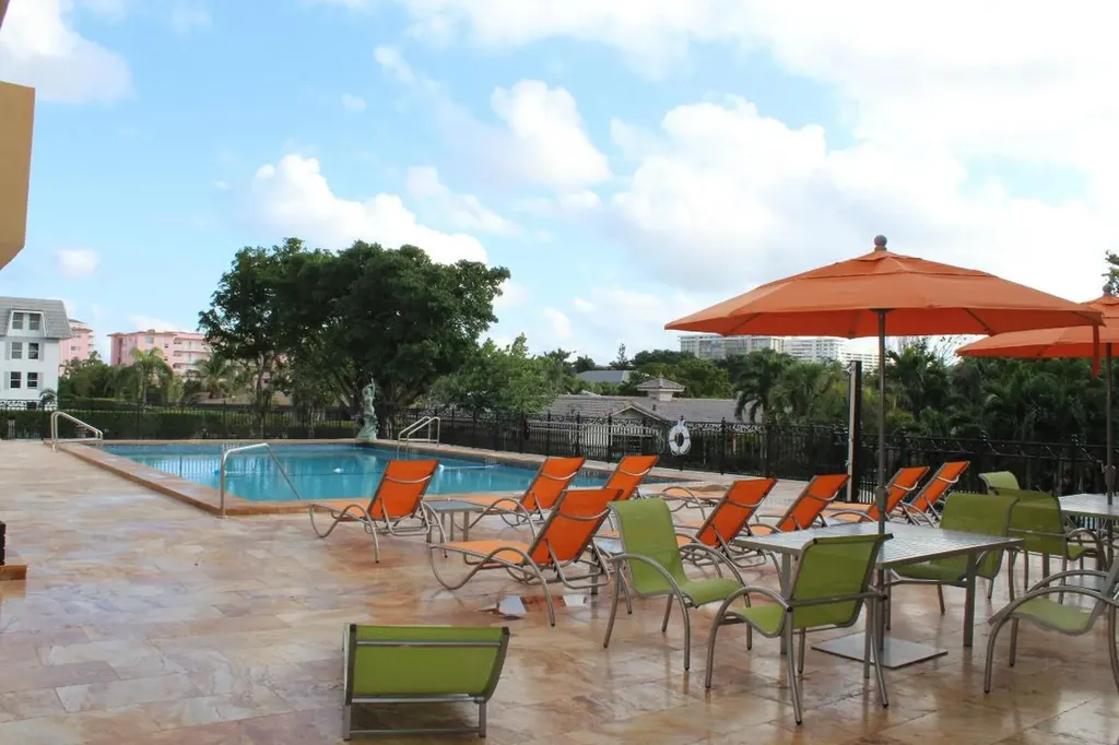 1000 Spanish River Road Boca Raton FL 33432