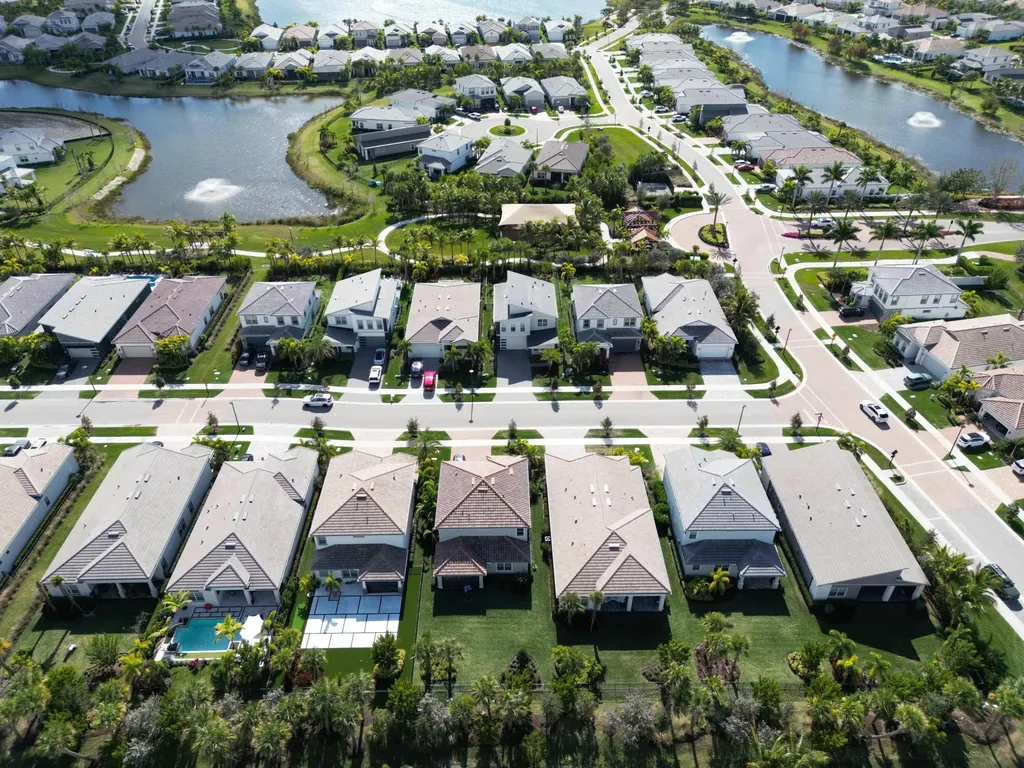 10717 Northbrook Circle Palm Beach Gardens FL 33412
