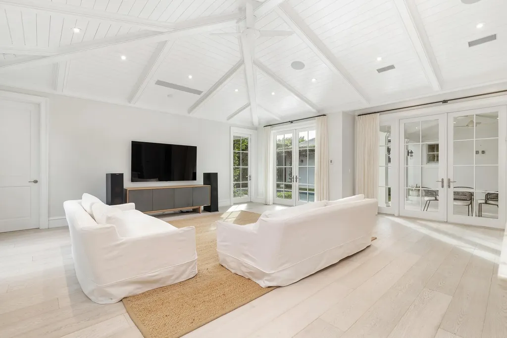 216 Sandpiper Drive Palm Beach FL 33480