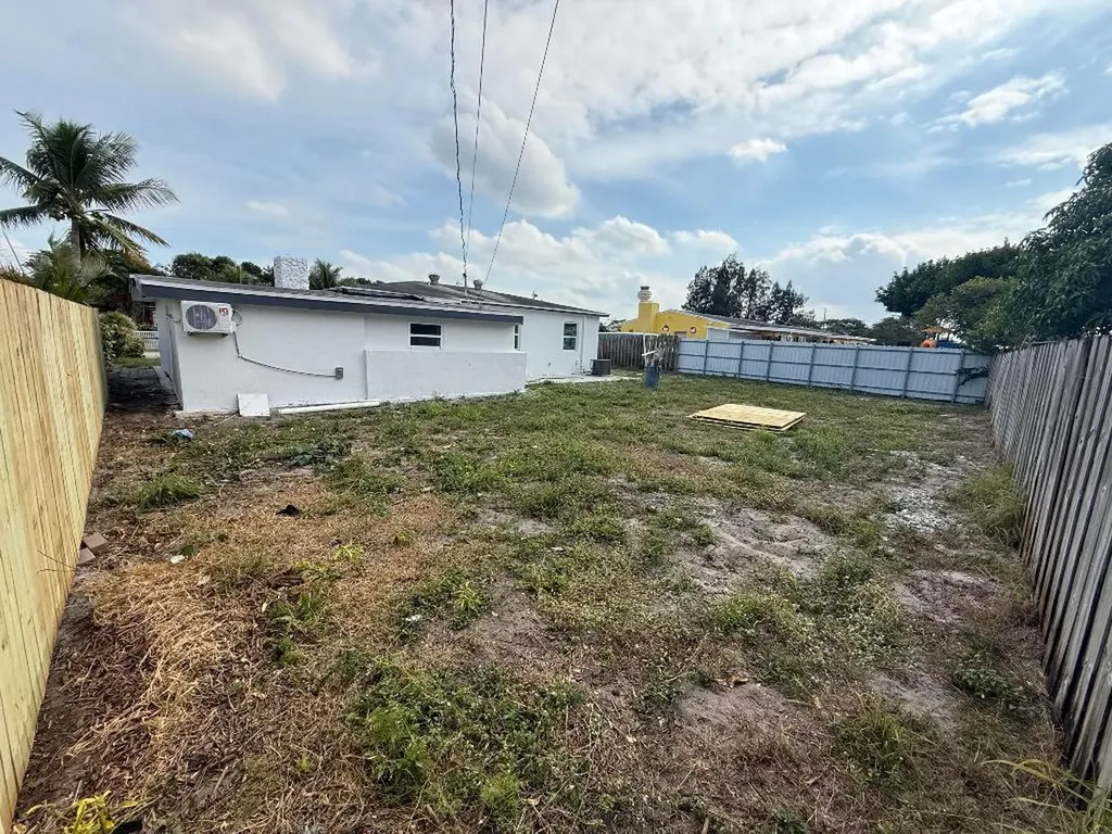 2353 S Beech Road West Palm Beach FL 33409