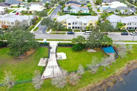 10575 SW Cam Run Port St Lucie FL 34987