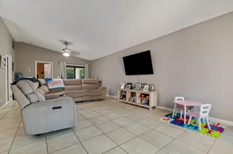 6194 Pine Tree Lane Tamarac FL 33319