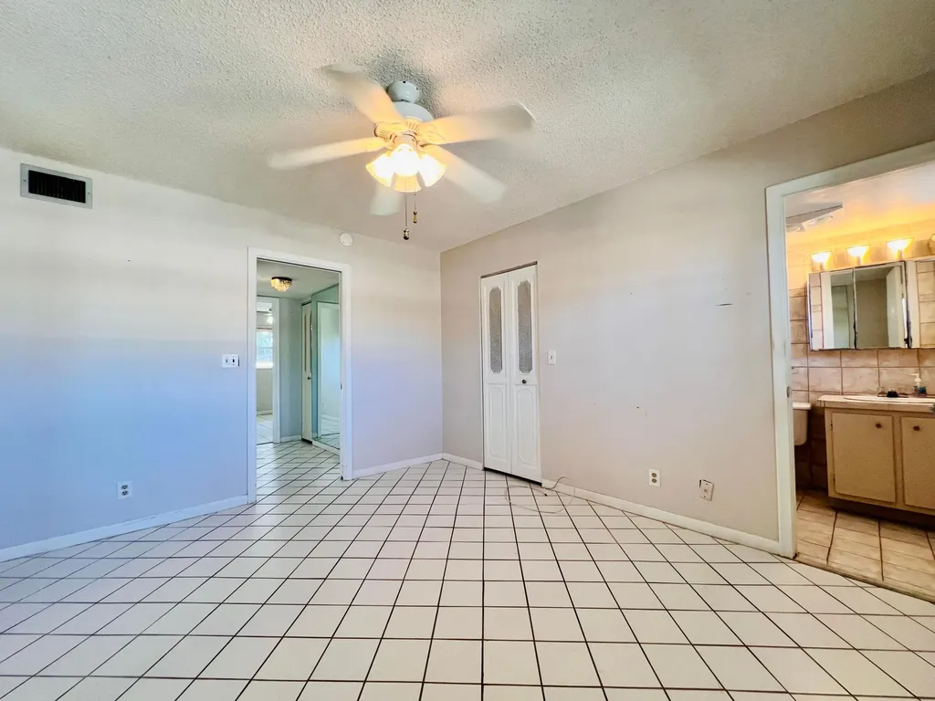 209 Oxford 200 West Palm Beach FL 33417